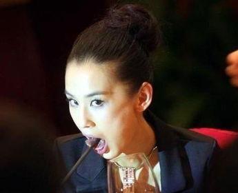 娱乐吃瓜带面具的明星,揭秘娱乐吃瓜界的神秘面纱