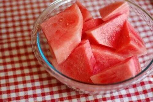 娱乐吃瓜酱吸管糖,揭秘明星幕后趣事