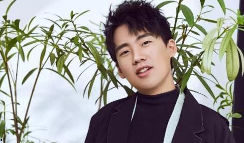 吃瓜娱乐郭麒麟,吃瓜娱乐背后的喜剧人生