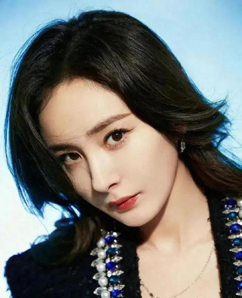 娱乐圈吃瓜必备图女明星,揭秘女明星们的时尚穿搭与魅力瞬间